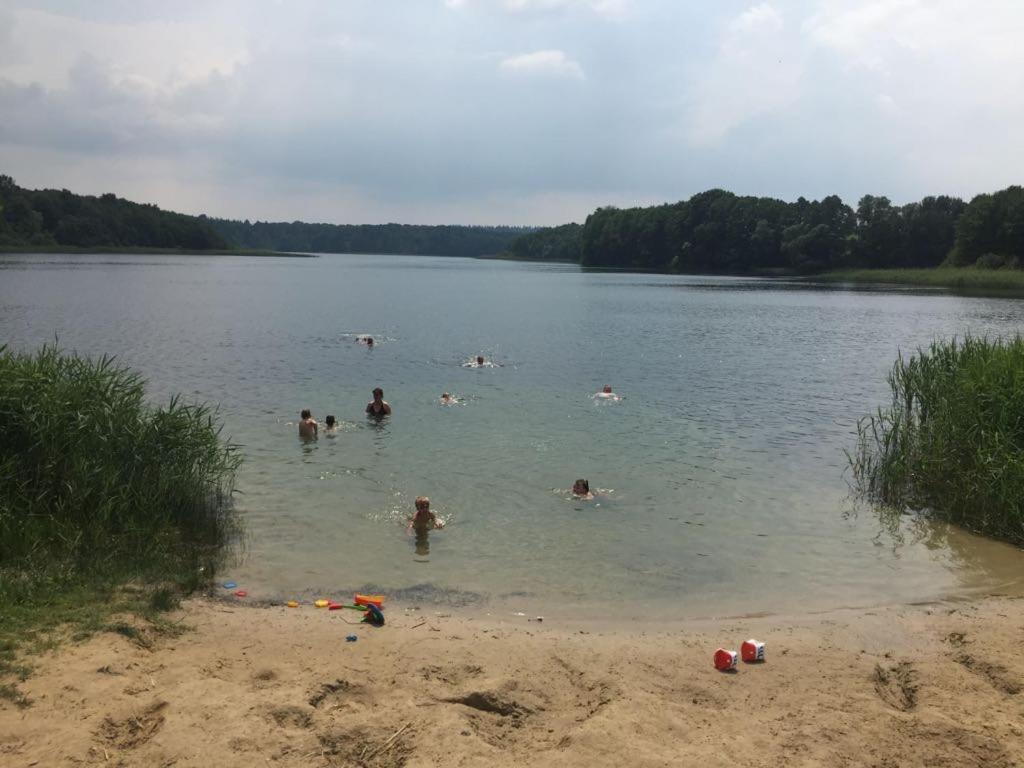 Grosse Wohnung / Haushaelfte In Peetzig Am See Angermunde Buitenkant foto